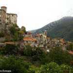 il paese fantasma dominato dal castello