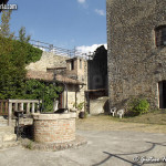 il cortile del castello di Oramala