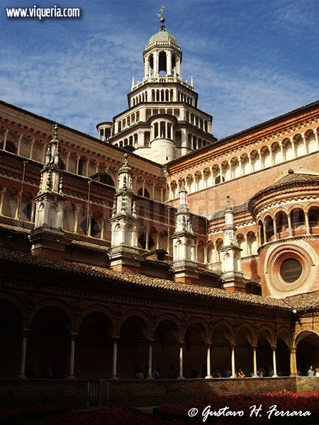 Il piccolo chiostro della Certosa di Pavia